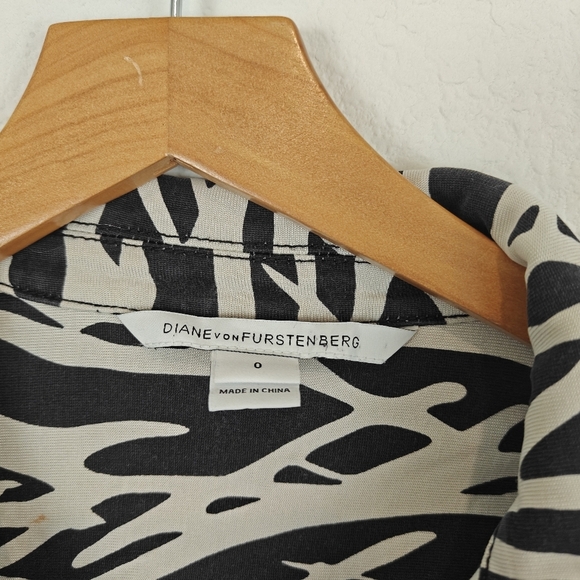 Diane Von Furstenberg 100% Silk Printed Mini Long Sleeve Dilly Twiggs Dress 0 - Picture 5 of 13